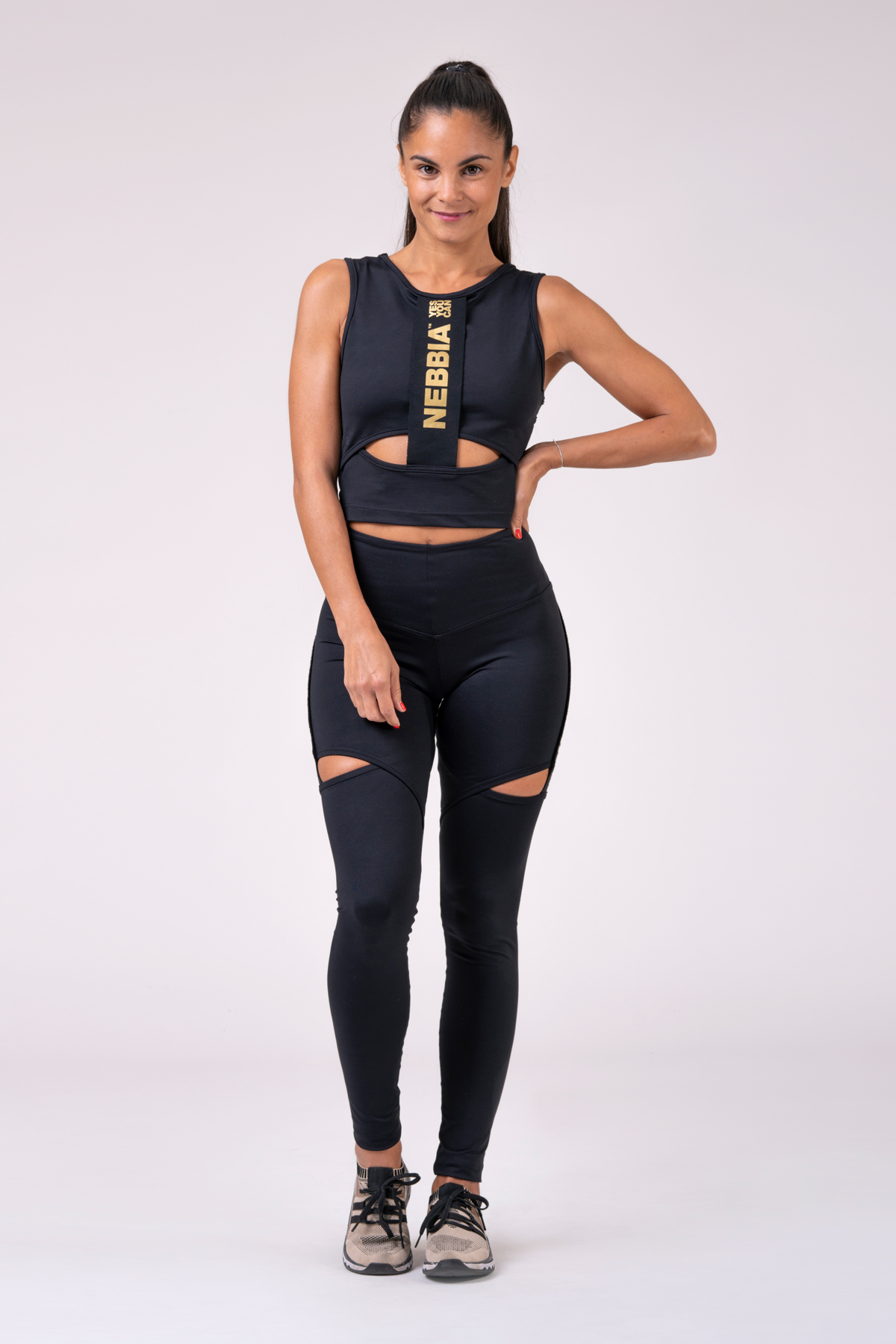 nebbia-honey-bunny-crop-top-822-black