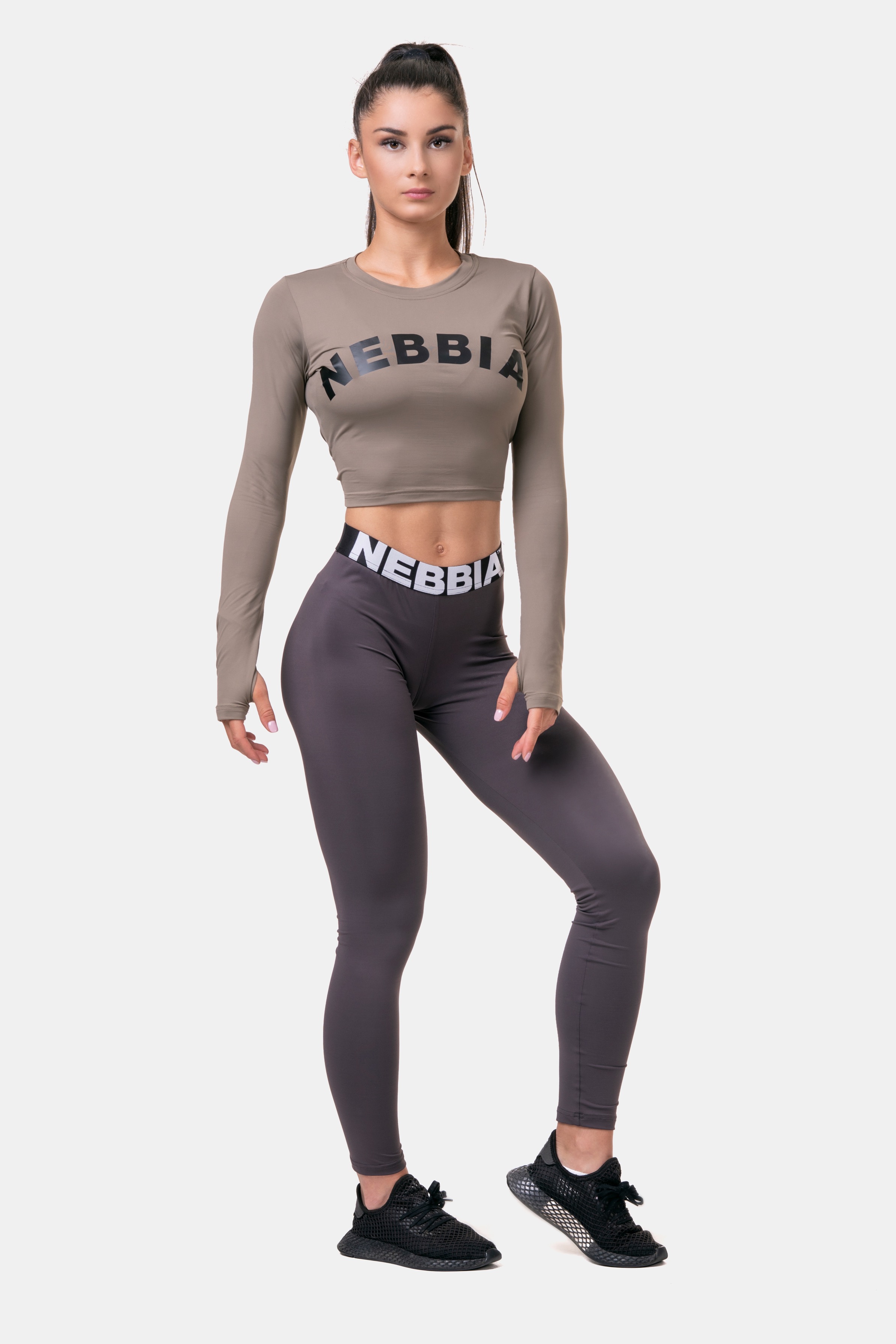 nebbia-crop-top-s-dlhym-rukavom-sporty-hero-585-mocha