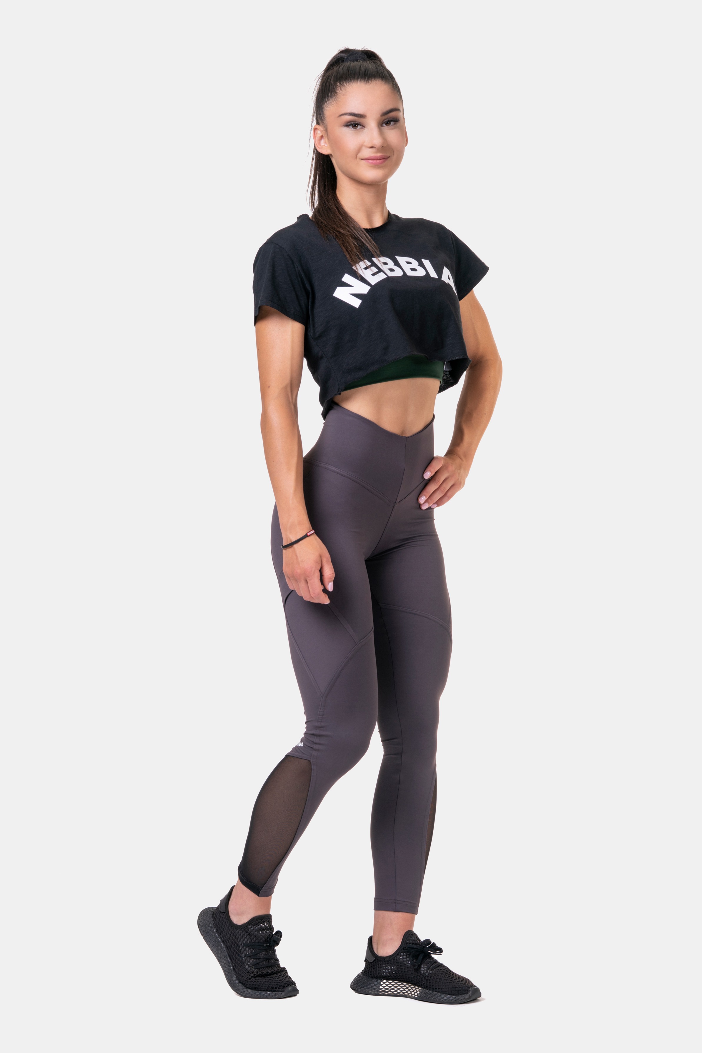 nebbia-volny-fit-and-sporty-crop-top-583-black